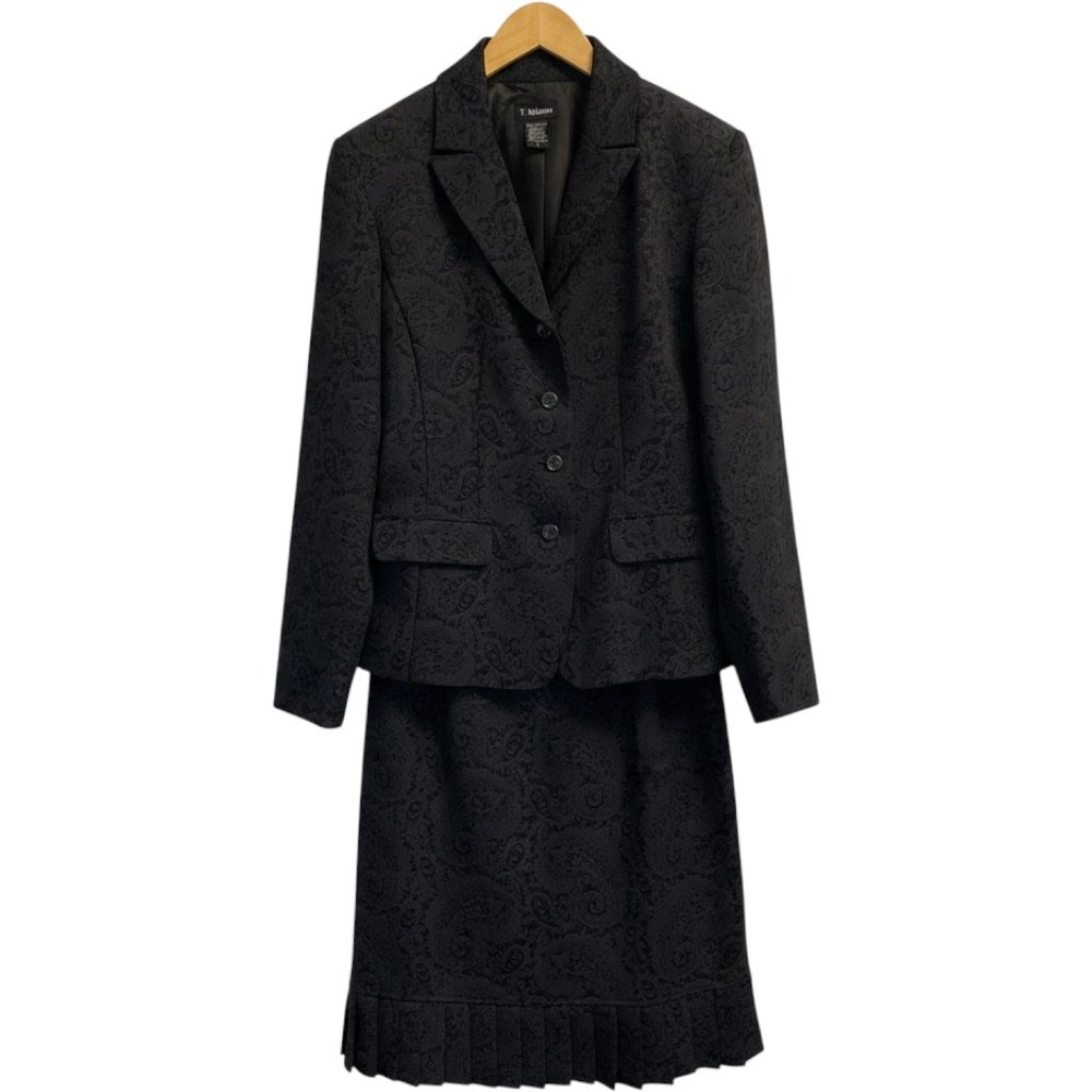 T. Milano Women's Size 8 Black Paisley Two Piece Set Pleated Skirt & Blazer Suit